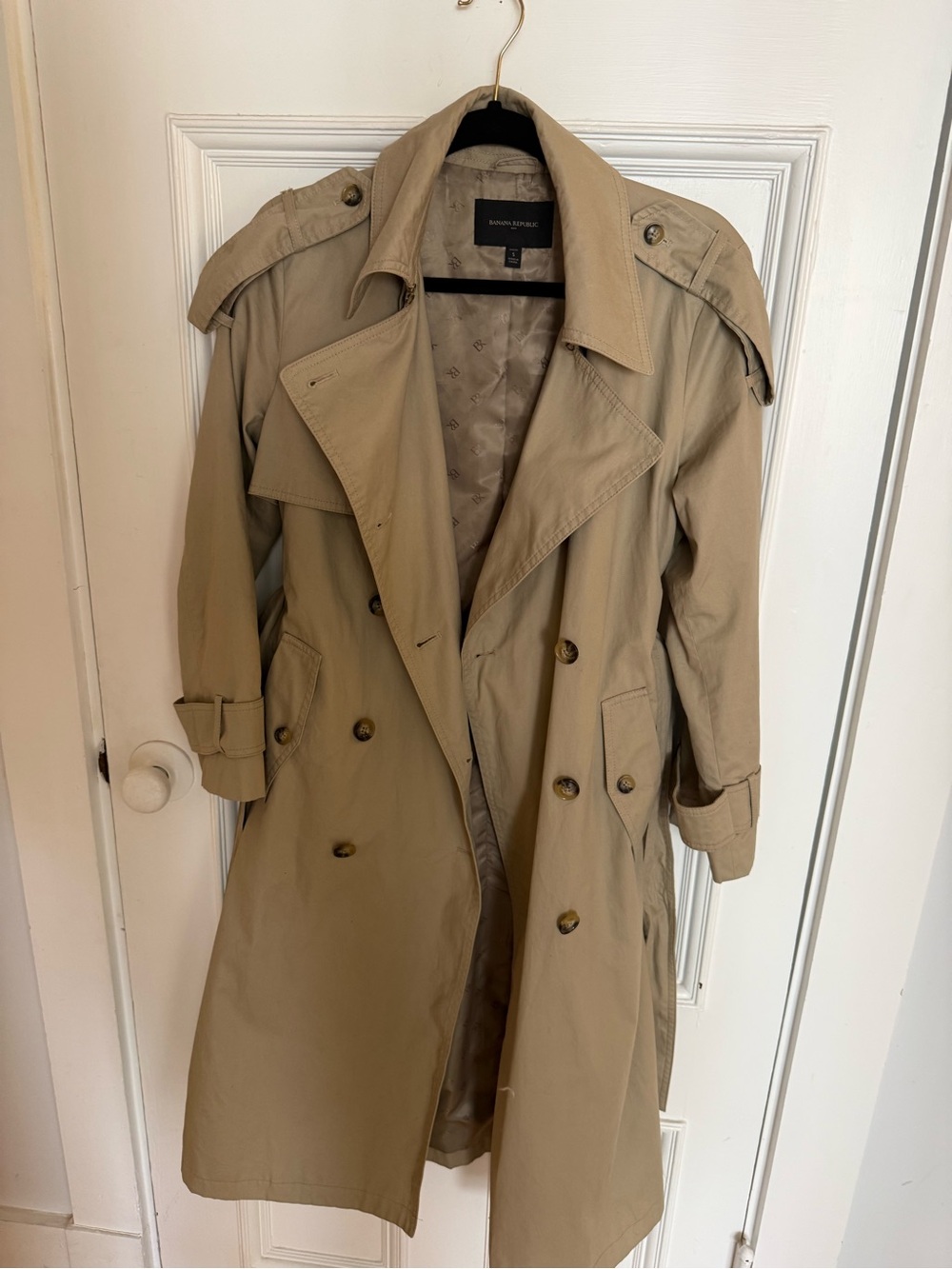 Banana  Republic Neutral Trench Coat with Double-Breast Details. Size Small.